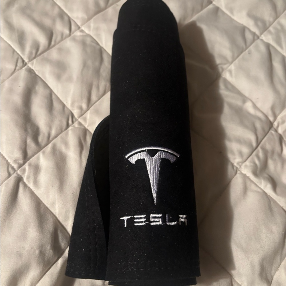 Tesla Black/Tan Car Dash Mat Cover.